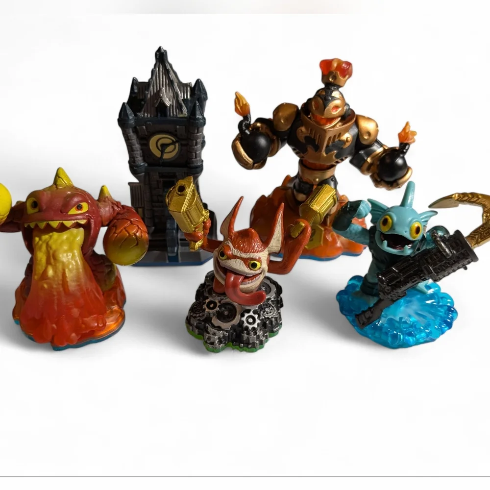 Mixed Lot Of Skylanders Figures